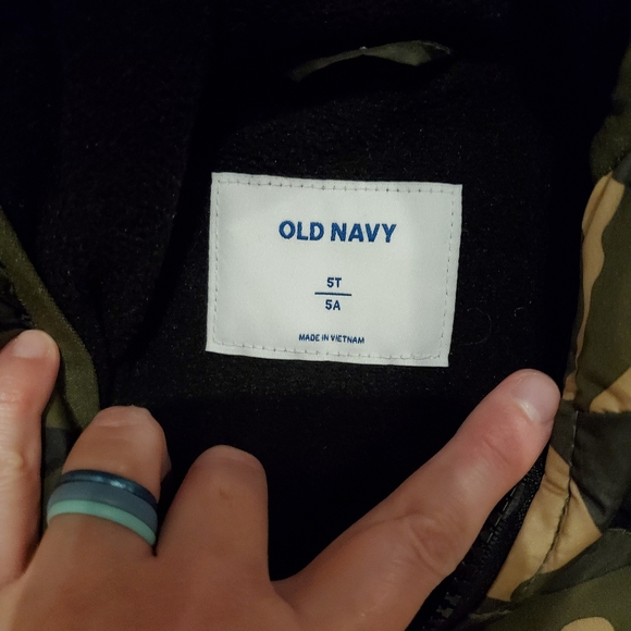 **SOLD** 5T Old Navy Winter Jacket - Picture 2 of 2